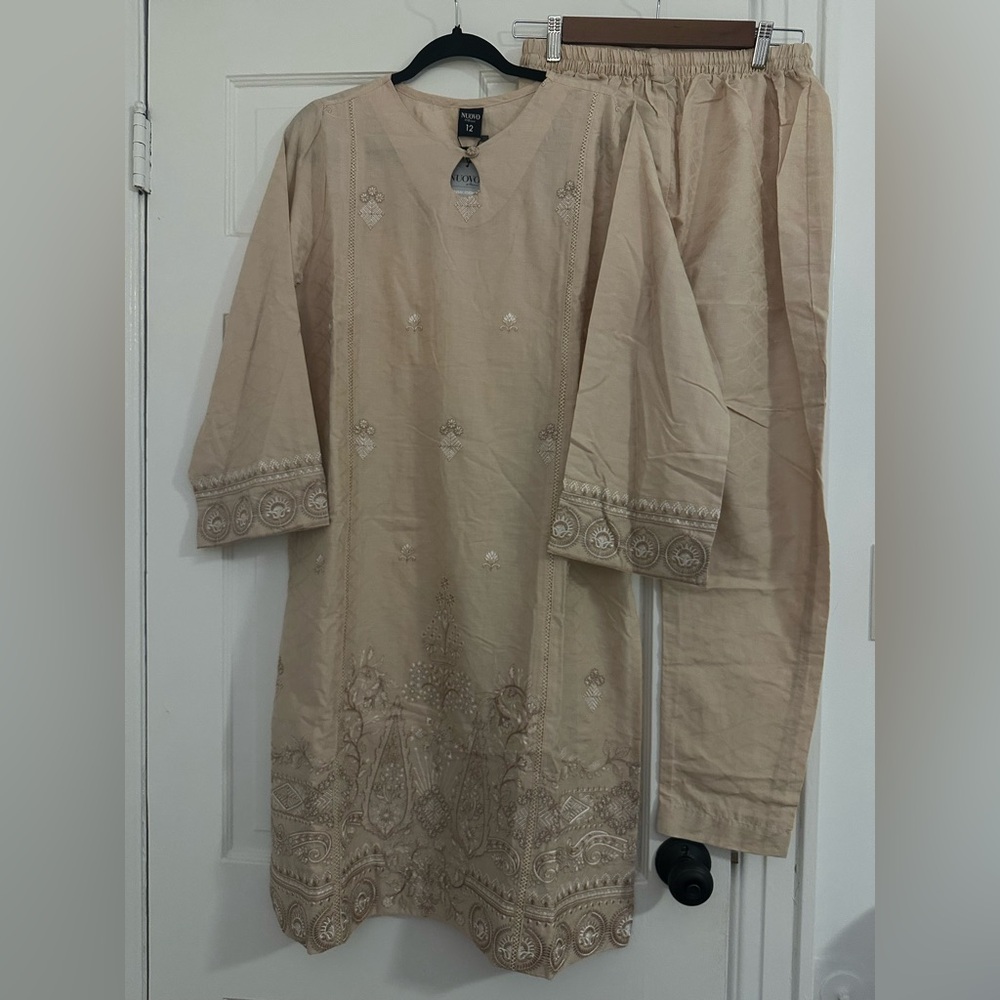 NWT Nuovo by Orient Shalwar Kameez size 12 (Small)
